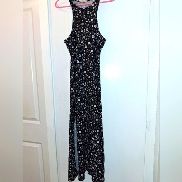 Jessica Simpson Dresses & Skirts - Floral halter dress